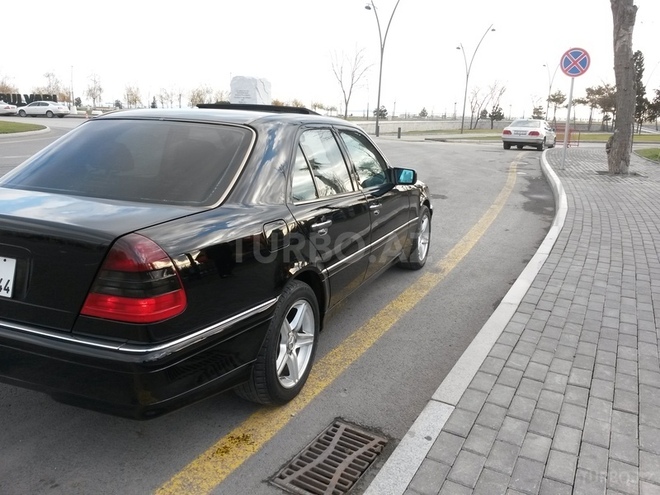 Mercedes C 230 1999, 185,000 km - 2.3 l - Bakı