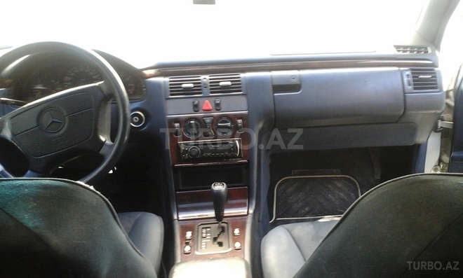 Mercedes E 230 1996, 340,000 km - 2.3 l - Sumqayıt