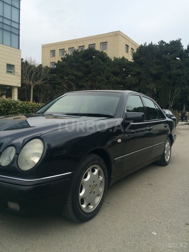 Mercedes E 240 1998, 230,000 km - 2.4 l - Bakı
