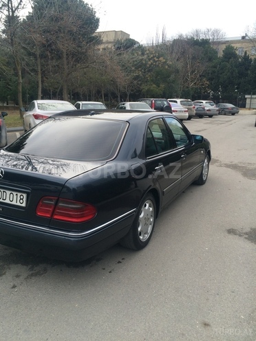 Mercedes E 240 1998, 230,000 km - 2.4 l - Bakı