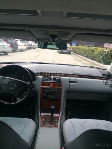 Mercedes E 240 1998, 230,000 km - 2.4 l - Bakı