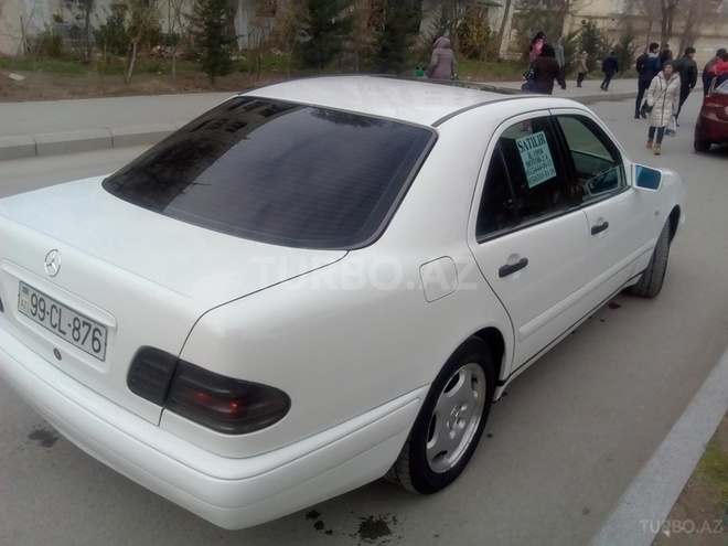 Mercedes E 240 1998, 332,000 km - 2.4 l - Bakı