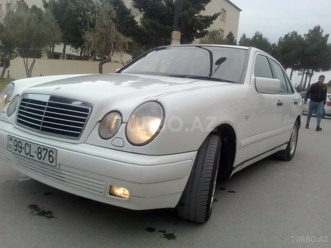 Mercedes E 240 1998, 332,000 km - 2.4 l - Bakı