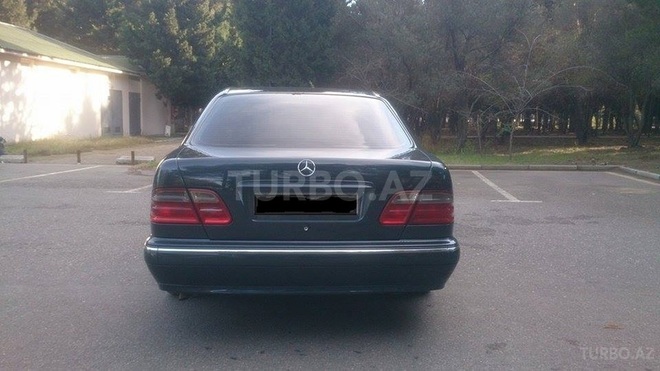 Mercedes E 220 2000, 320,000 km - 2.2 л - Sumqayıt