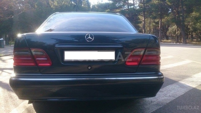 Mercedes E 220 2000, 320,000 km - 2.2 л - Sumqayıt
