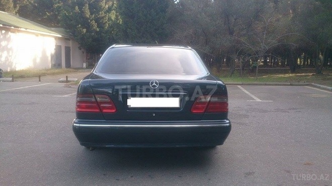 Mercedes E 220 2000, 320,000 km - 2.2 л - Sumqayıt