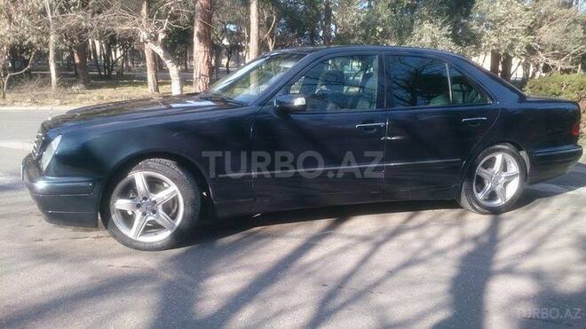 Mercedes E 220 2000, 320,000 km - 2.2 л - Sumqayıt