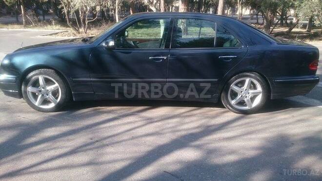 Mercedes E 220 2000, 320,000 km - 2.2 л - Sumqayıt