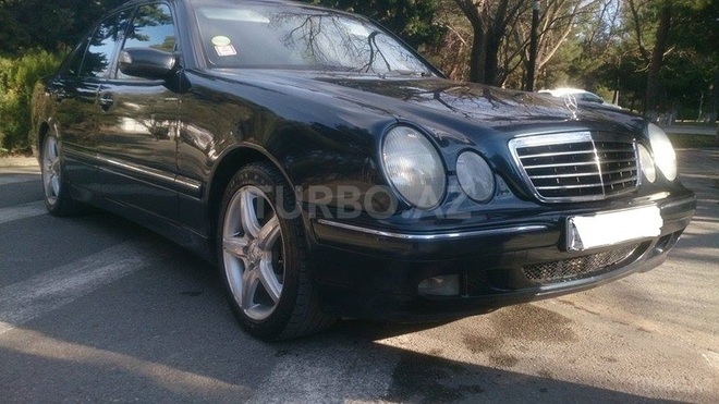Mercedes E 220 2000, 320,000 km - 2.2 л - Sumqayıt