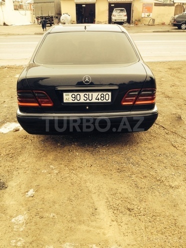 Mercedes E 220 1999, 386,000 km - 2.2 l - Bakı