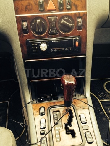 Mercedes E 220 1999, 386,000 km - 2.2 l - Bakı