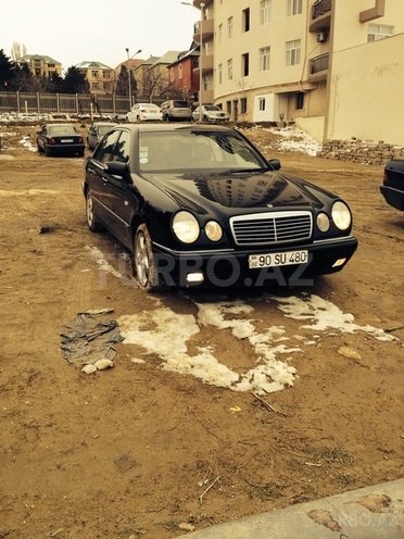 Mercedes E 220 1999, 386,000 km - 2.2 l - Bakı