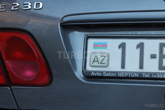 Mercedes E 230 1995, 37,270 km - 2.7 l - Beyləqan
