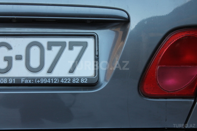 Mercedes E 230 1995, 37,270 km - 2.7 l - Beyləqan
