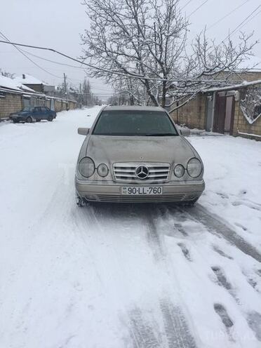 Mercedes E 320 1999, 192,000 km - 3.2 л - Quba