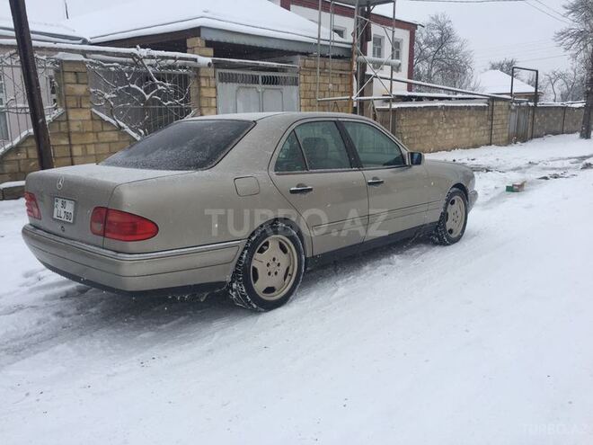 Mercedes E 320 1999, 192,000 km - 3.2 л - Quba