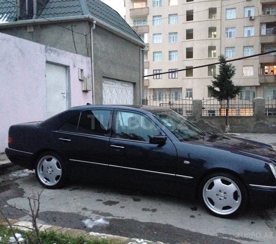 Mercedes E 240 1998, 236,000 km - 2.4 l - Bakı