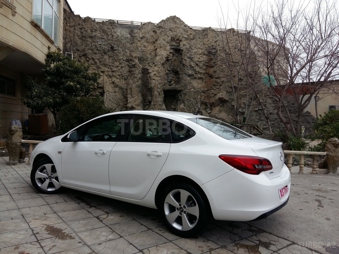 Opel Astra 2013, 49,200 km - 1.4 l - Bakı
