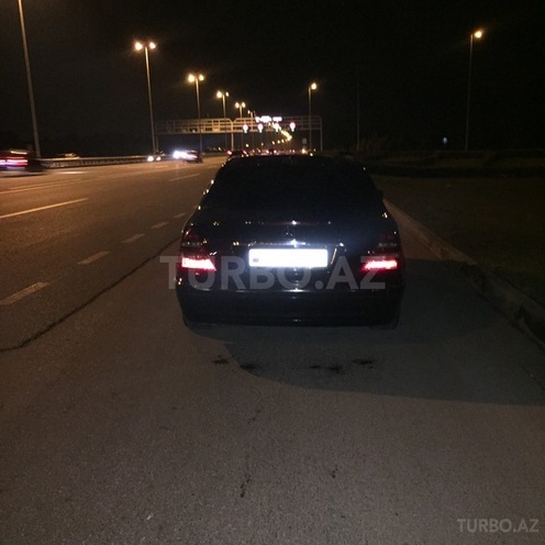 Mercedes E 220 2005, 280,000 km - 2.2 л - Bakı
