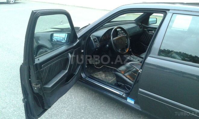 Mercedes C 200 1995, 240,000 km - 2.0 l - Sumqayıt