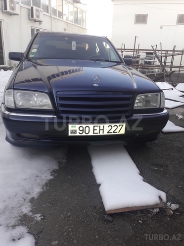 Mercedes C 240 2000, 323,000 km - 2.4 л - Bakı
