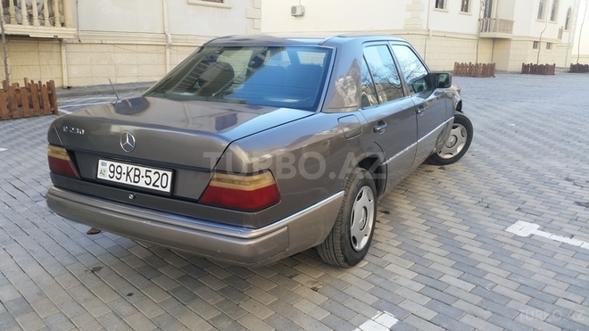 Mercedes E 200 1992, 379,125 km - 2.0 л - Bakı