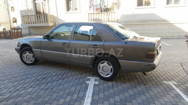 Mercedes E 200 1992, 379,125 km - 2.0 л - Bakı