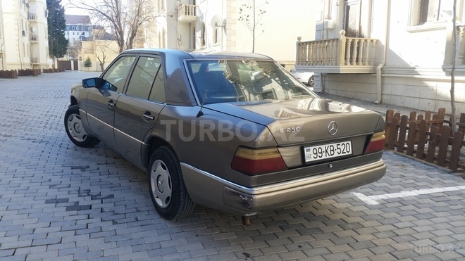 Mercedes E 200 1992, 379,125 km - 2.0 л - Bakı