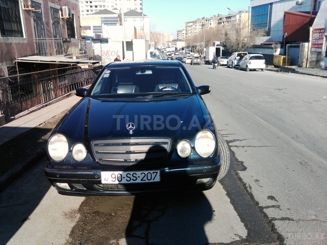 Mercedes E 220 2000, 400,000 km - 2.2 л - Bakı