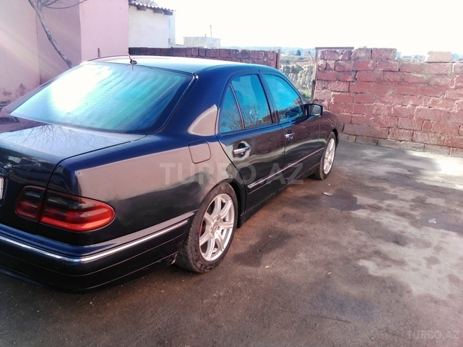 Mercedes E 220 2000, 400,000 km - 2.2 л - Bakı