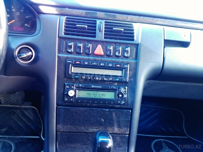 Mercedes E 220 2000, 400,000 km - 2.2 л - Bakı