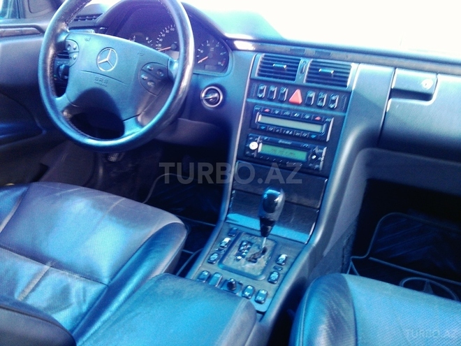 Mercedes E 220 2000, 400,000 km - 2.2 л - Bakı