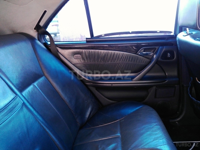 Mercedes E 220 2000, 400,000 km - 2.2 л - Bakı