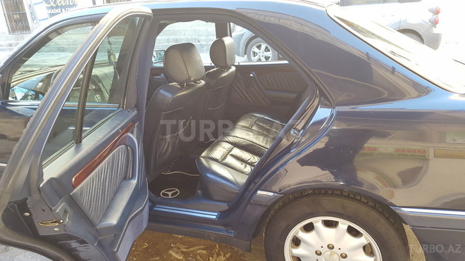 Mercedes C 220 1995, 231,300 km - 2.2 l - Bakı