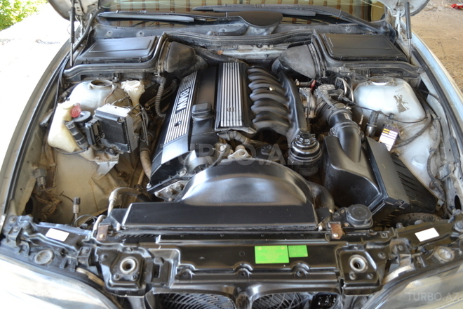 BMW 528 1997, 380,000 km - 2.8 l - Şəki