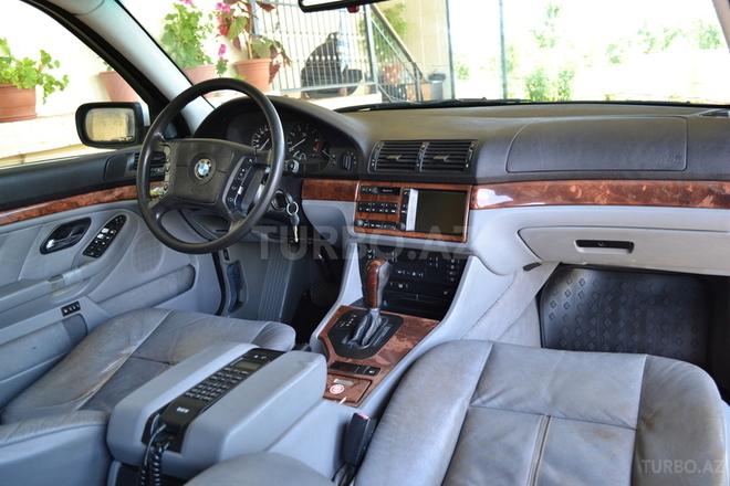 BMW 528 1997, 380,000 km - 2.8 l - Şəki