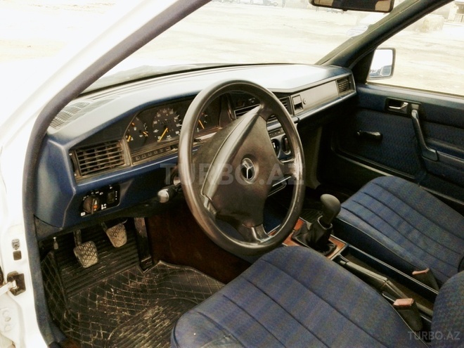 Mercedes 190 1992, 275,000 km - 2.0 l - Bakı