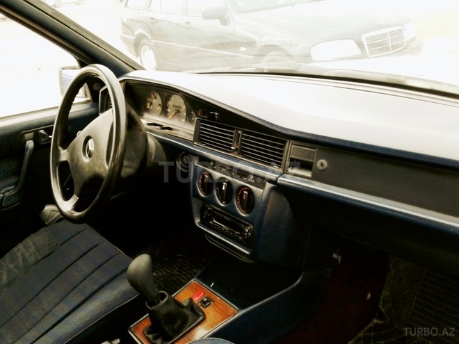 Mercedes 190 1992, 275,000 km - 2.0 l - Bakı