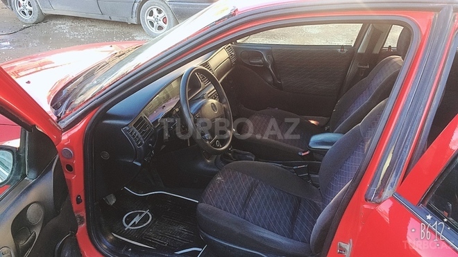 Opel Vectra 1996, 230,000 km - 2.0 l - Bakı