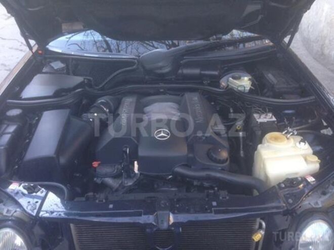 Mercedes E 240 1998, 220,000 km - 2.6 l - Bakı