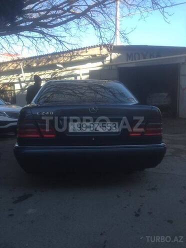Mercedes E 240 1998, 220,000 km - 2.6 l - Bakı