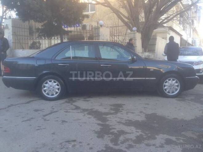 Mercedes E 240 1998, 220,000 km - 2.6 l - Bakı