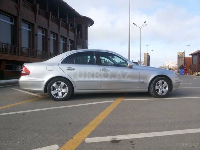 Mercedes E 270 2002, 323,000 km - 2.7 л - Bakı