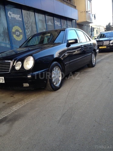 Mercedes E 200 1998, 420,000 km - 2.0 l - Bakı
