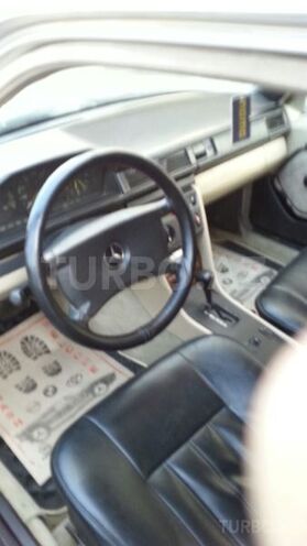 Mercedes E 200 1989, 3,467,536 km - 2.0 l - Bakı