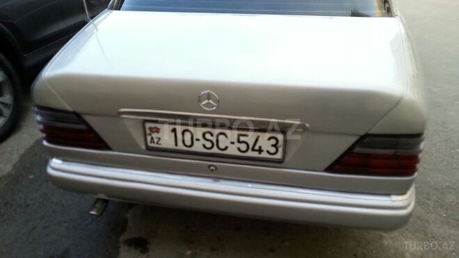 Mercedes E 200 1989, 3,467,536 km - 2.0 l - Bakı