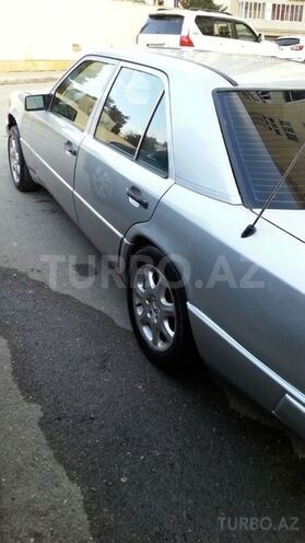 Mercedes E 200 1989, 3,467,536 km - 2.0 l - Bakı