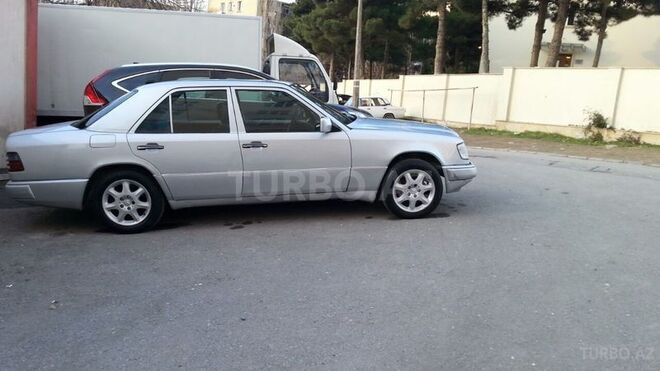 Mercedes E 200 1989, 3,467,536 km - 2.0 l - Bakı