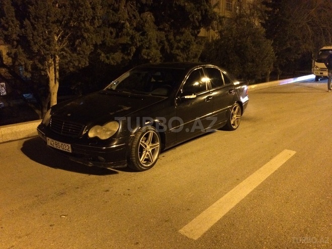 Mercedes C 200 2001, 167,565 km - 2.0 л - Bakı