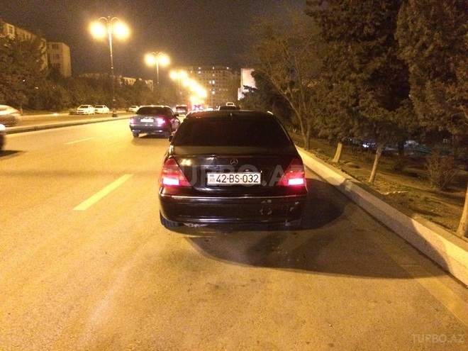 Mercedes C 200 2001, 167,565 km - 2.0 л - Bakı